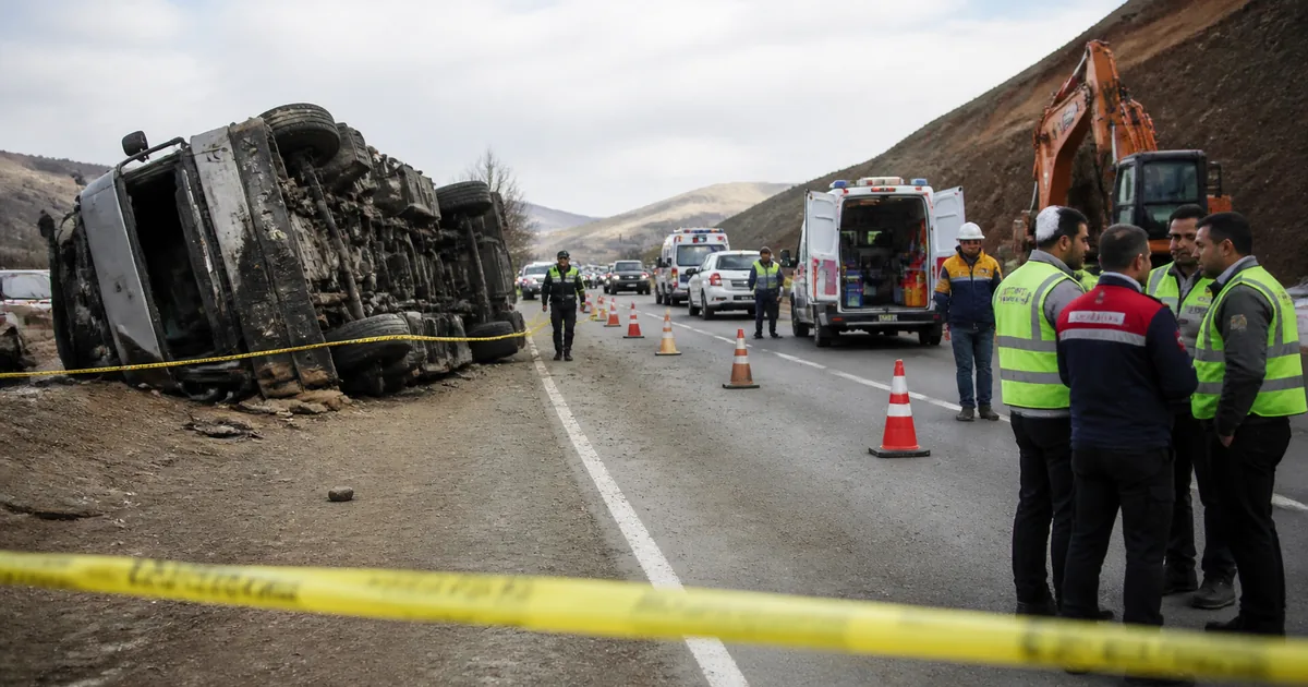 Bitlis'te tır kazası: Ahlat yolu trafiğe kapandı mı?