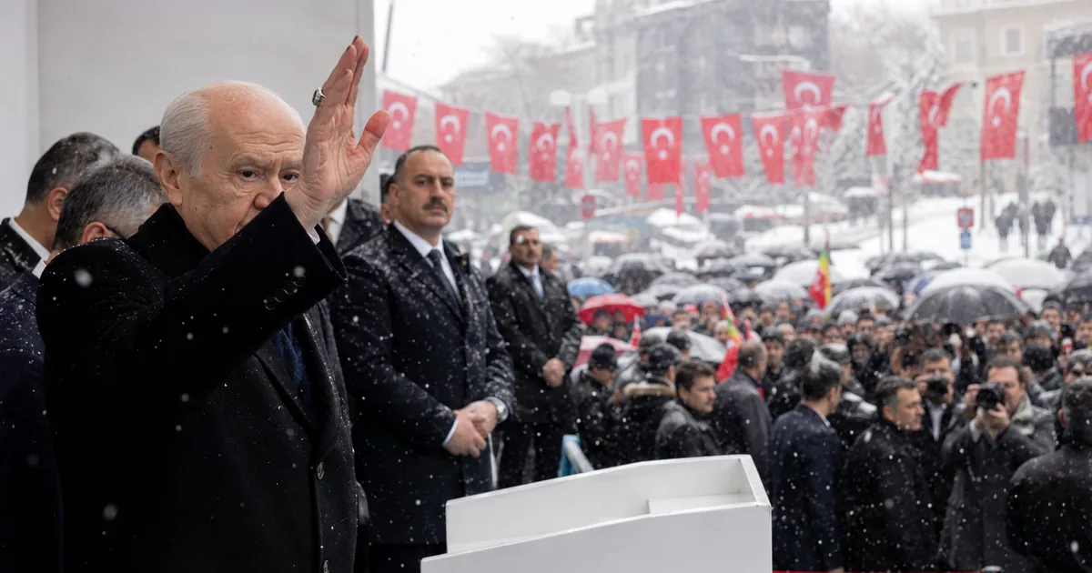 Bahçeli'den gençlere mesaj: "Korkmayacak, kaçmayacak, savrulmayacaksınız"