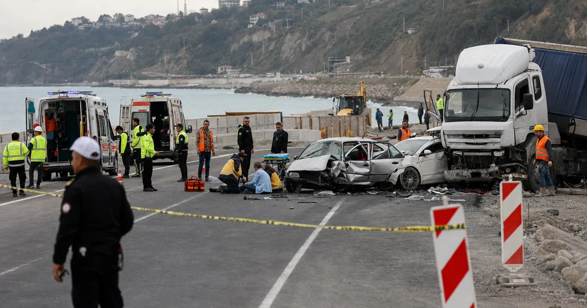 Karadeniz Sahil Yolu'nda kaza: 5 ölü, çok sayıda yaralı - Son Bir Dakika