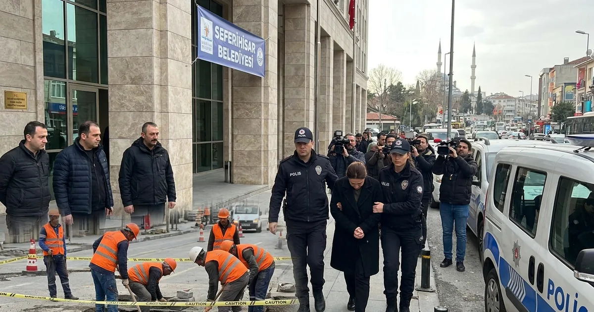 Seferihisar Belediyesi imar müdürü Esin Uysal tutuklandı