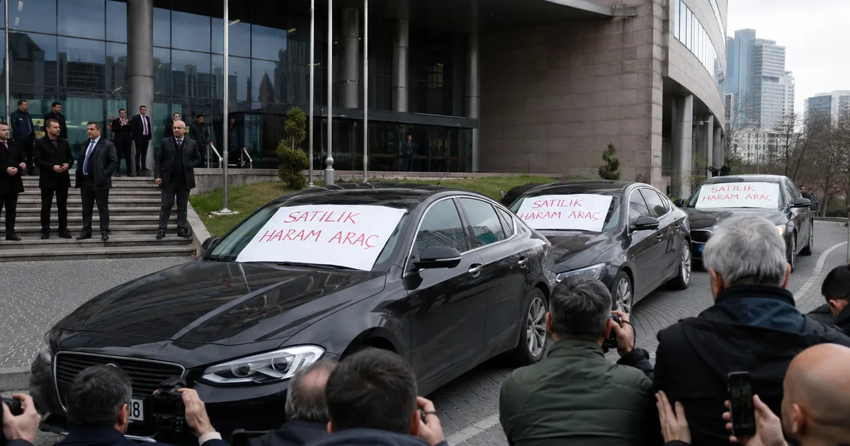 CHP'de 'Haram Araç' Krizi: Danışmandan Açıklama Geldi
