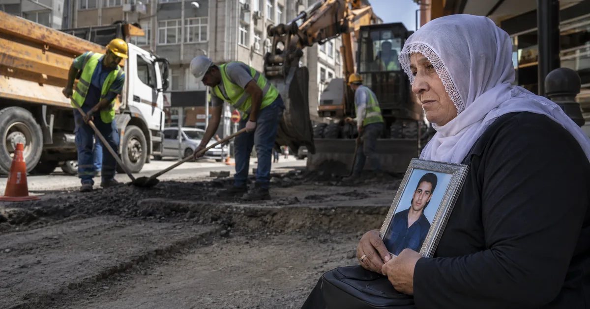 12 yıldır evlat hasreti: Anneler bayramda çocuklarının yolunu gözlüyor