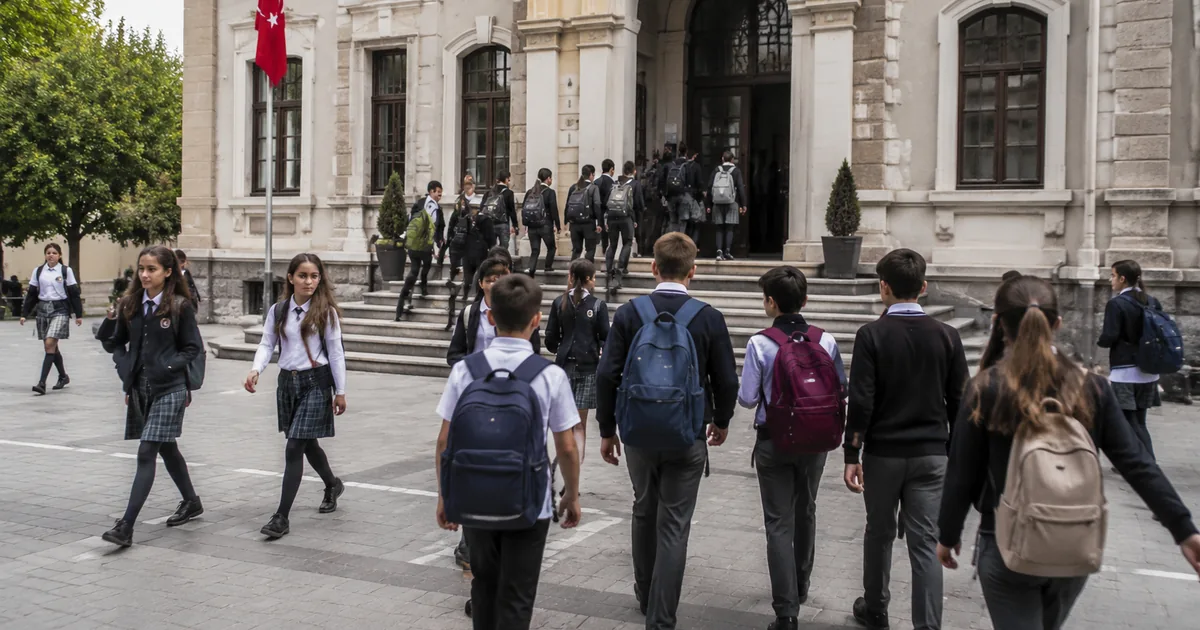 İstanbul'da 19 Mayıs Coşkusu: Okullar Tatil mi? İşte Detaylar - Son Bir Dakika