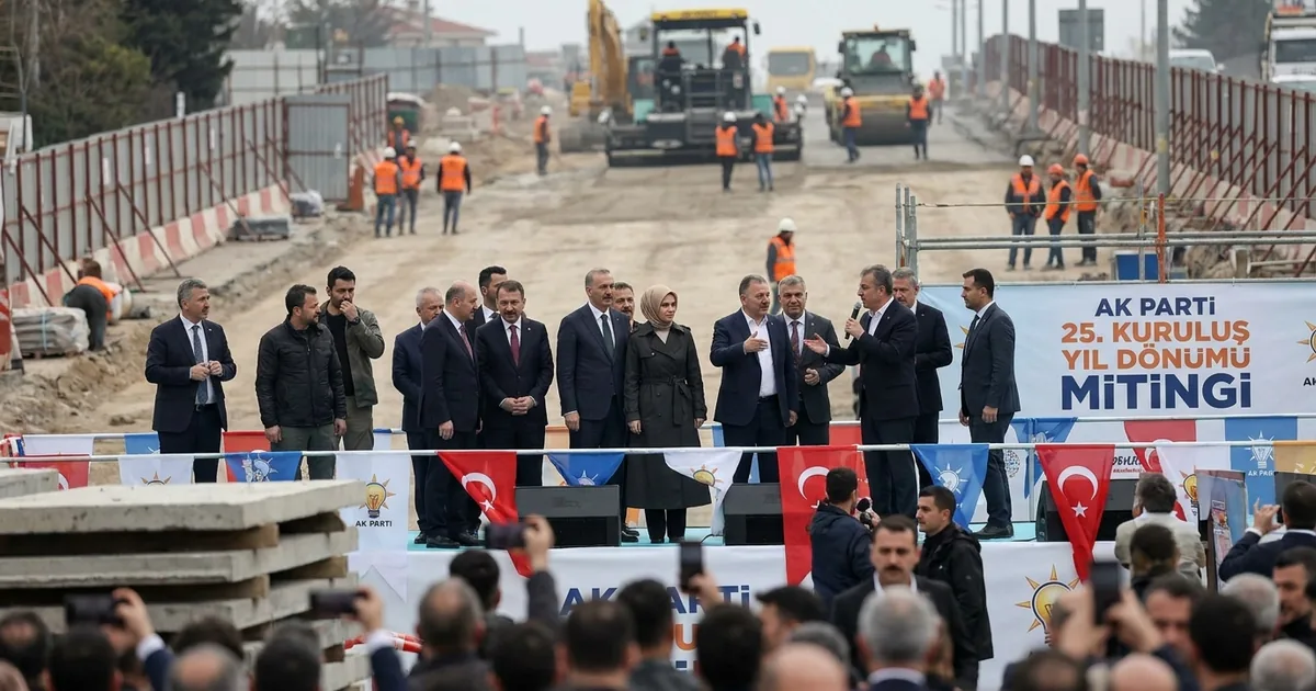 Bakanlar AK Parti'nin çeyrek asırlık yolculuğunu kutladı
