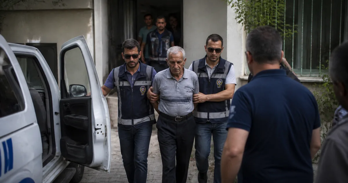 İzmir Manavkuyu'da Baba Katil Zanlısı: Oğlunu Bıçakladı