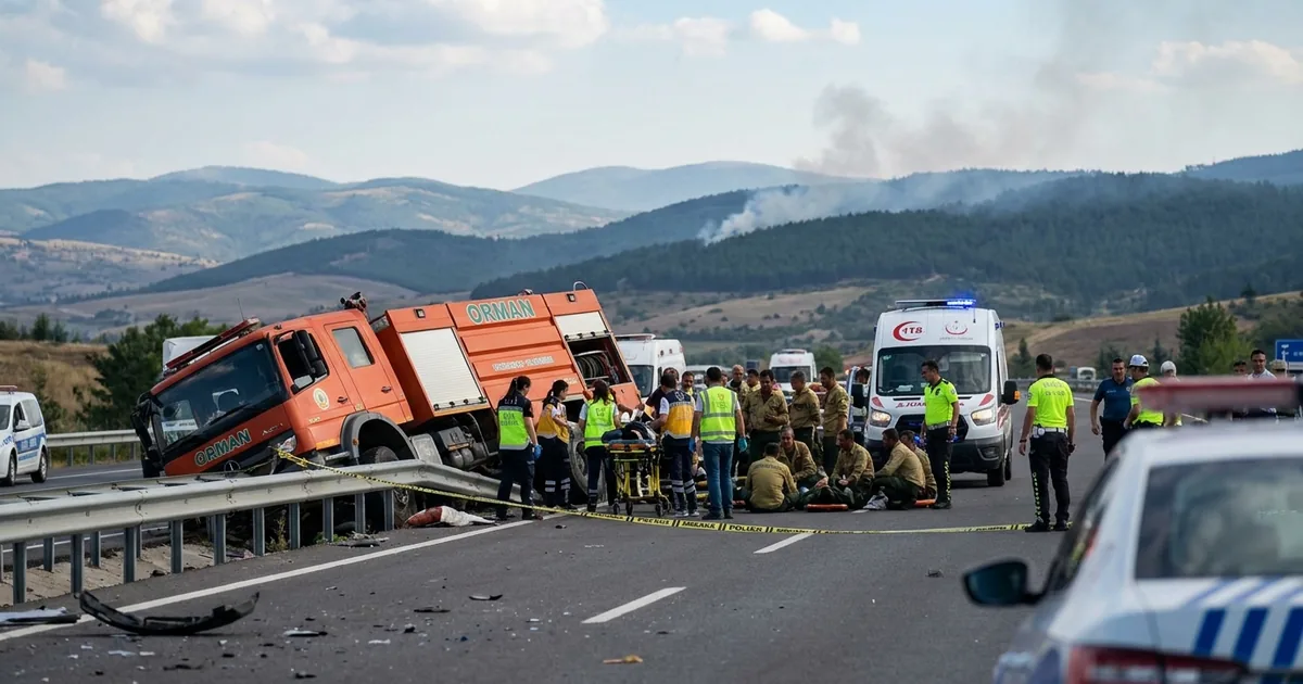 İstanbul-İzmir Otoyolu'nda korkutan kaza: 5 işçi hastanede