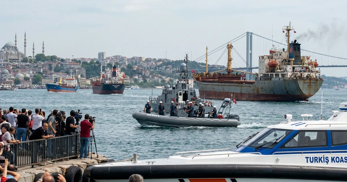 ABD ordusu Hürmüz Boğazı'ndaki 5 gemiye müdahale etti - Son Bir Dakika