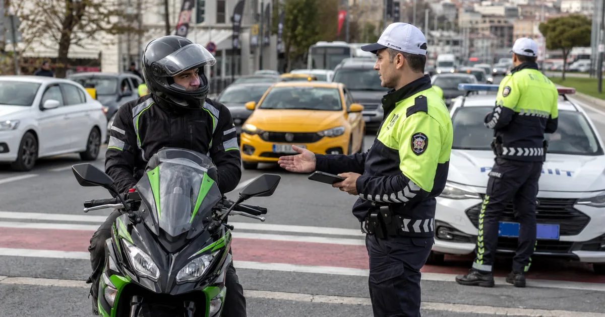 Motorun Rengi Şaşırttı: İstanbul'da Polisin "Yeşil" Uyarıları
