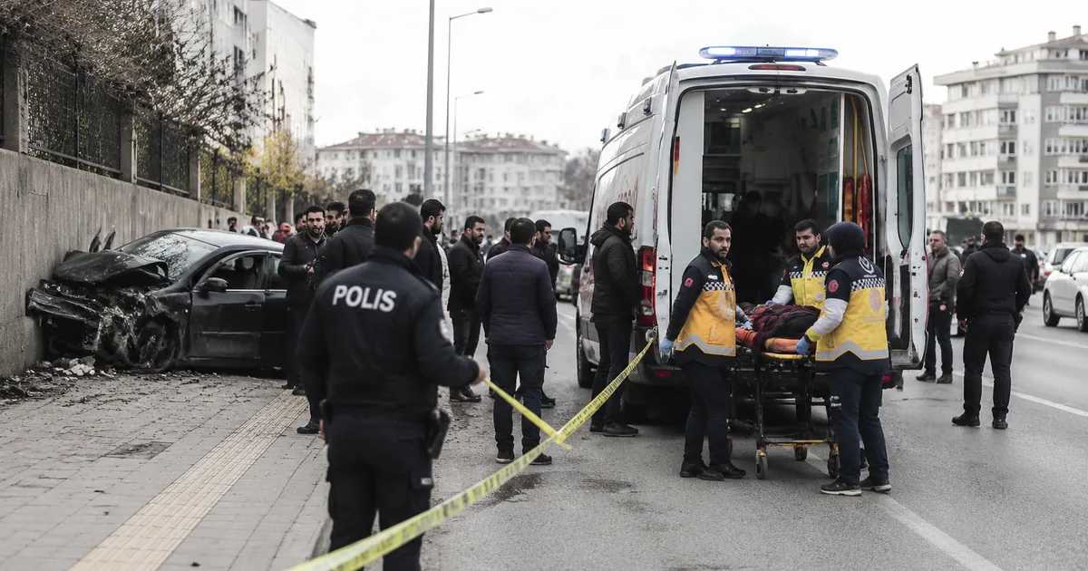 Muş'ta Otomobil Duvara Çarptı: 4 Kız Kardeşten Acı Haber