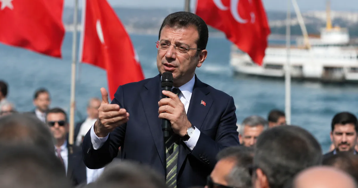 Macron ile Oyuncu Farahani Arasında Mesajlaşma İddiası