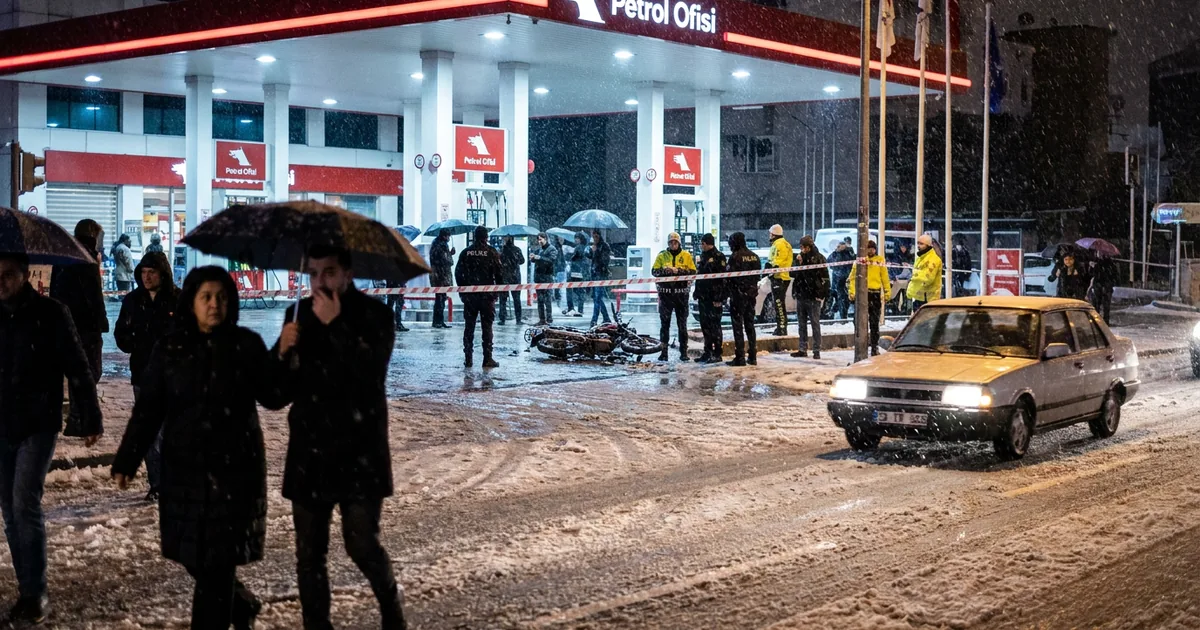 Eyüpsultan'da Akaryakıt İstasyonuna Silahlı Saldırı: 3 Yaralı - Son Bir Dakika