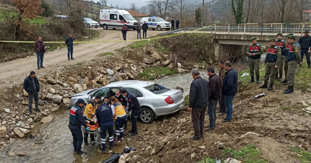 Bursa'da Konum Uygulaması Faciası: Araç Dere Yatağına Düştü - Son Bir Dakika