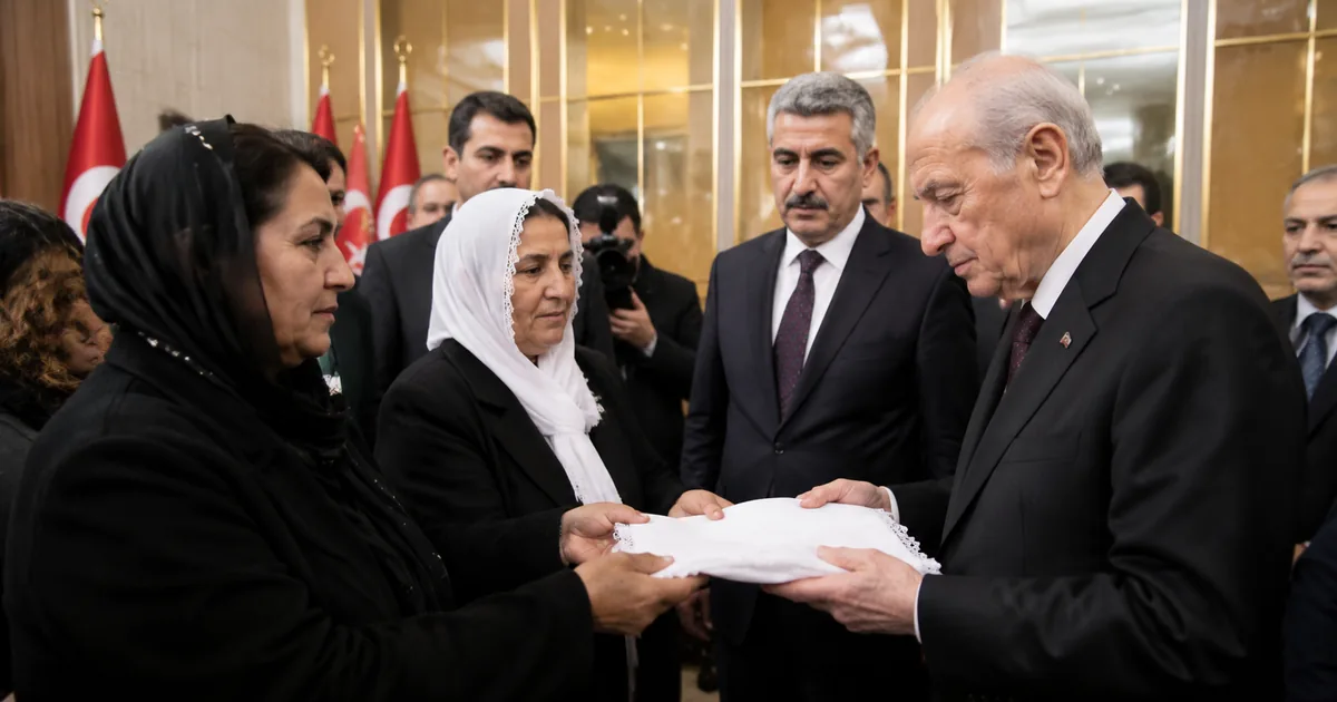 Barış Anneleri TBMM'de: Bahçeli'ye Beyaz Tülbent Mesajı