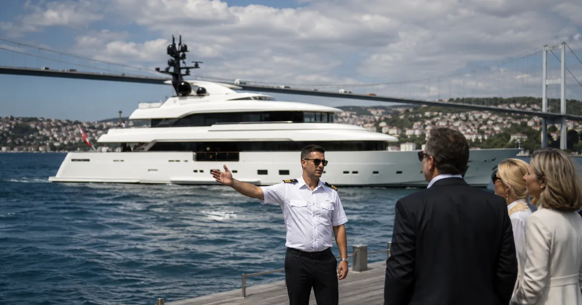 7 Yıldızlı Lüks Türk Yat İstanbul'dan Kiralanabilir: Haftalık 1.2 Milyon €