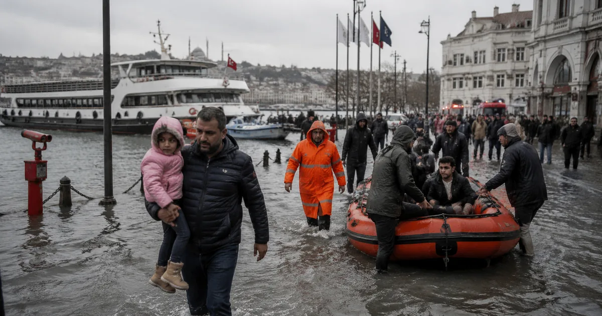Keşm Adası'nda Patlama Sesleri: İran-ABD Gerilimi Tırmanıyor mu?