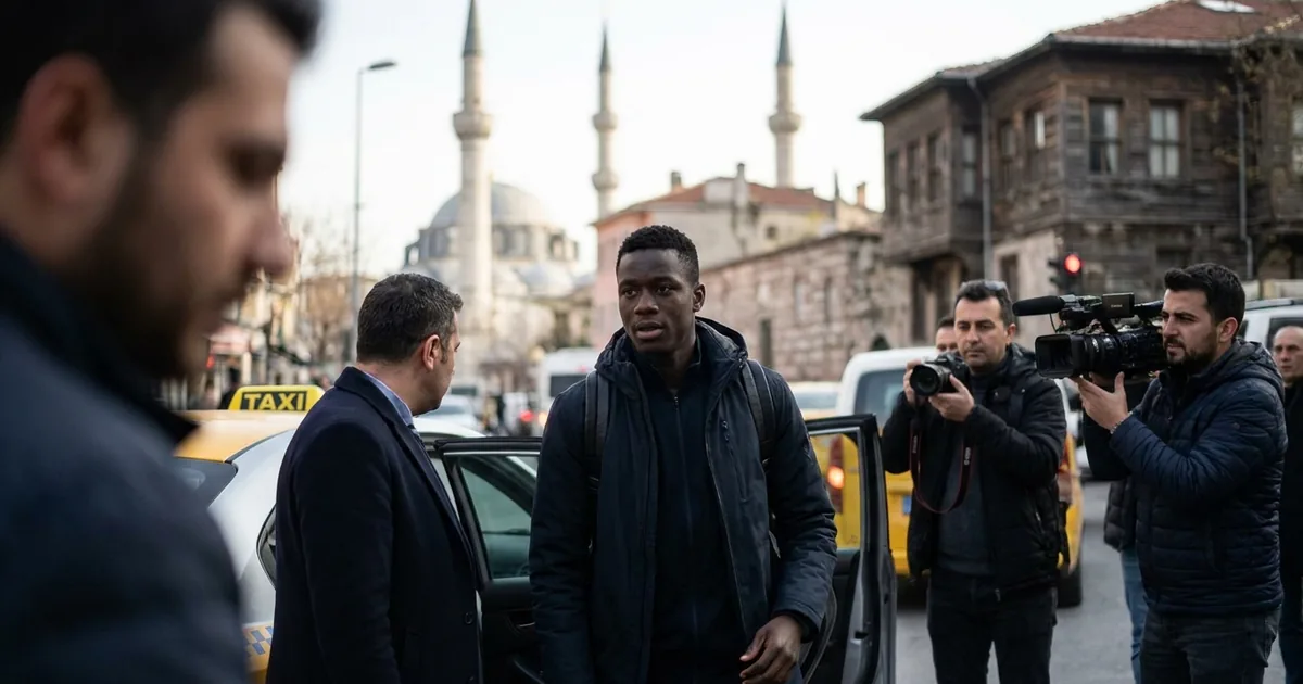 Fenerbahçe’den 2030’a kadar sözleşme! Amara Diouf İstanbul’da