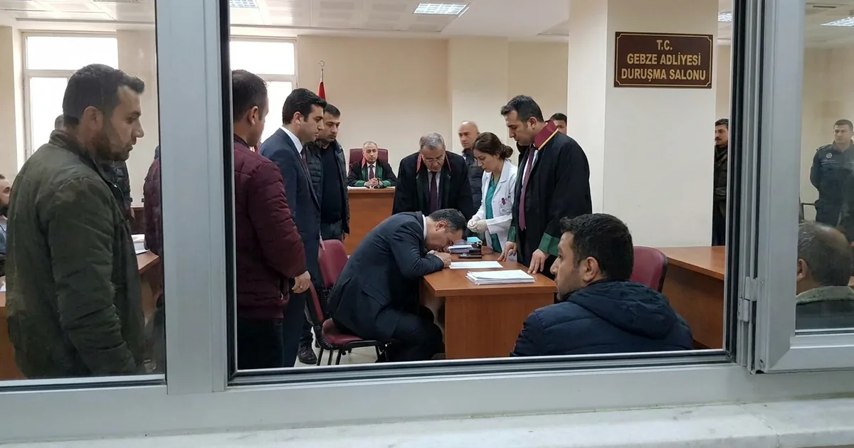 Gebze Cumhuriyet Savcısı Ayhan Uyumaz duruşmada kalp krizi