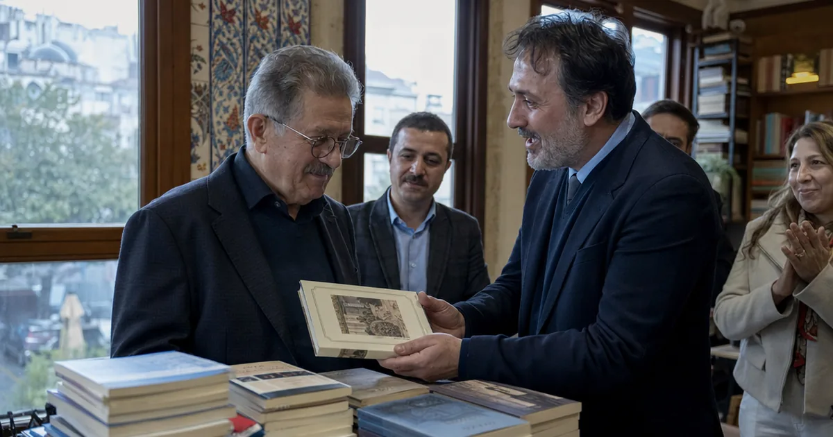 Öğretmen ve Yazar Ahmet Özer'e 50 Kitaplık Armağan
