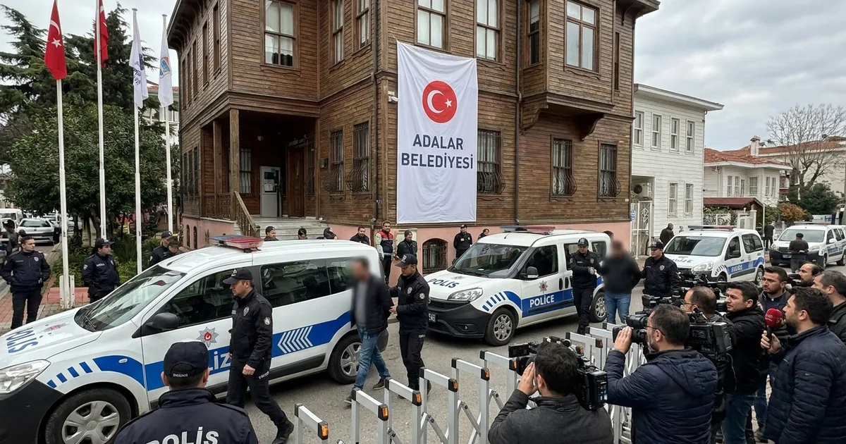 Rüşvet ve kaçak yapılaşma: Adalar’da 47 kişi gözaltında