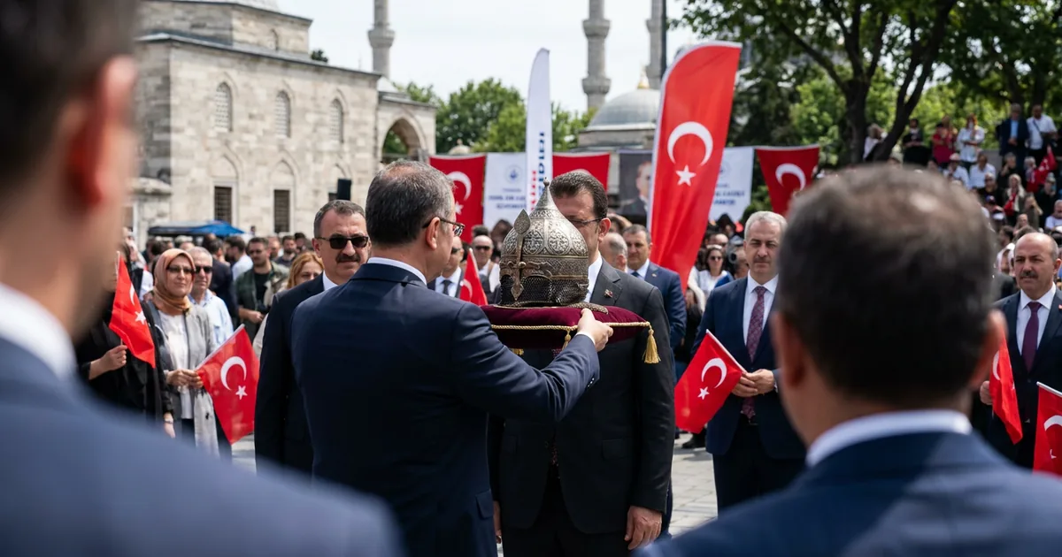 Cumhurbaşkanı Erdoğan'a özel tasarım miğfer hediye edildi