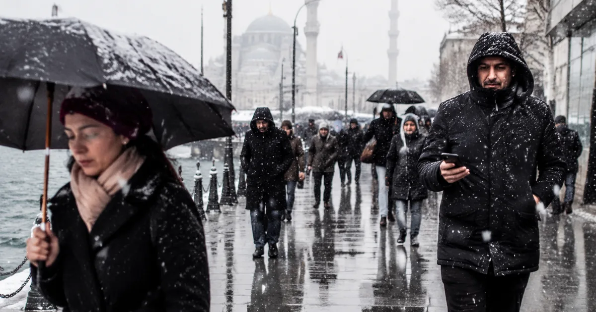 Starmer'a Başbakanlık İtirazı: İngiltere İşçi Partisi Karıştı