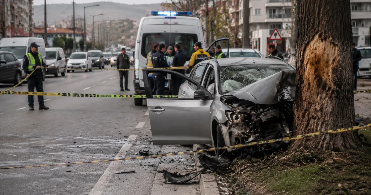 Sivas'ta feci kaza: Otomobil ağaca çarptı, 1 ölü, 4 yaralı - Son Bir Dakika