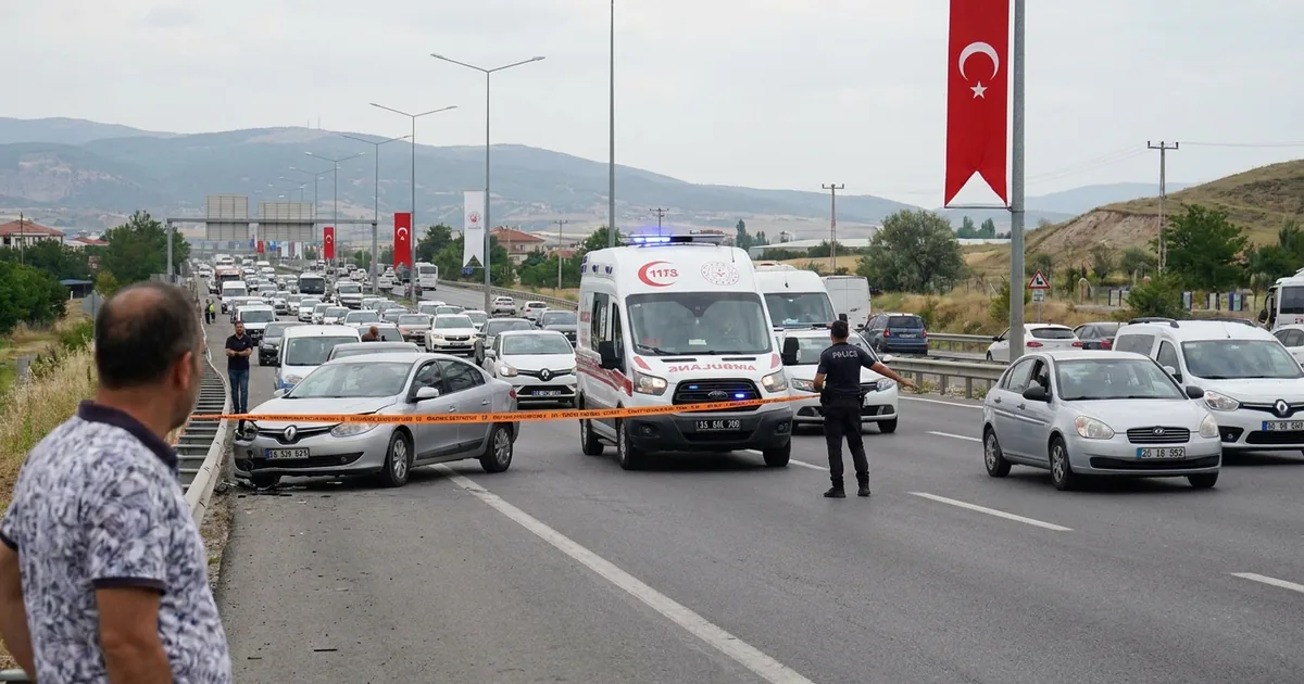 Tatil bitti, trafik başladı: İstanbul yolunda yoğunluk uyarısı