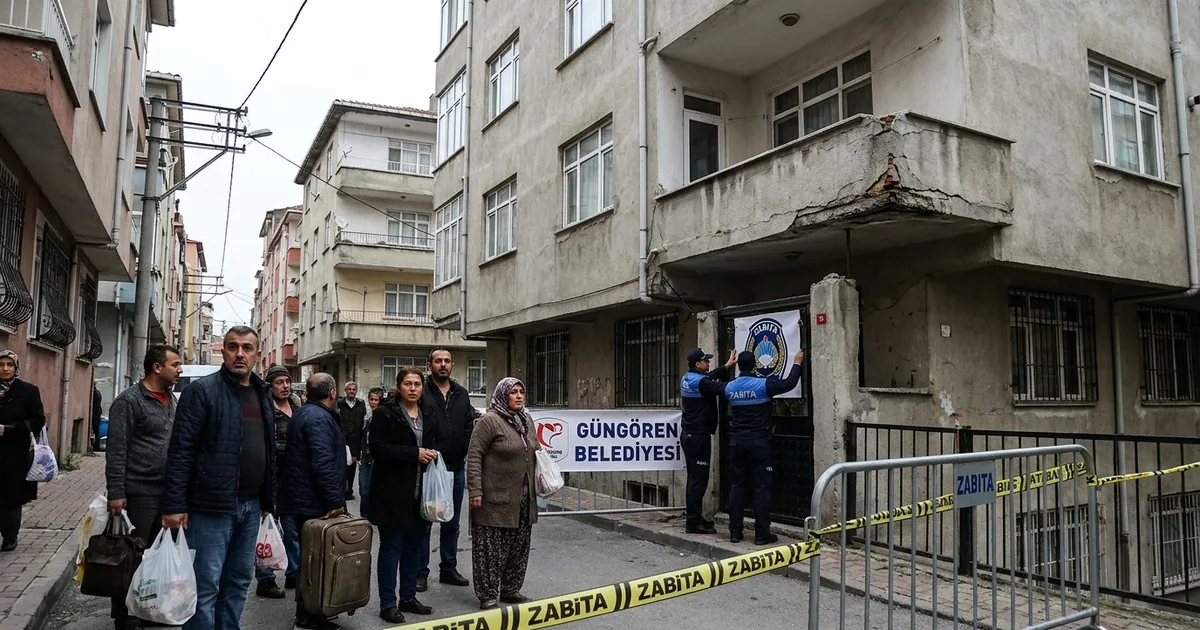 Güngören'de 5 katlı bina çökme nedeniyle tahliye edildi