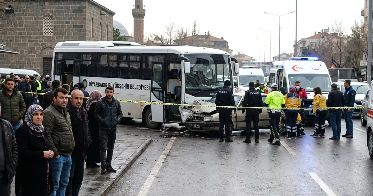 Diyarbakır'da Trafik Faciası: Otobüs Kazasında 2 Can Kaybı