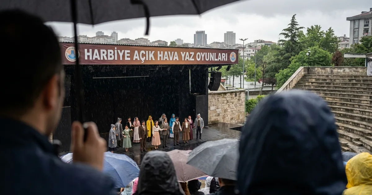 Harbiye'de 80 yıllık tiyatro geleneği yazın devam ediyor