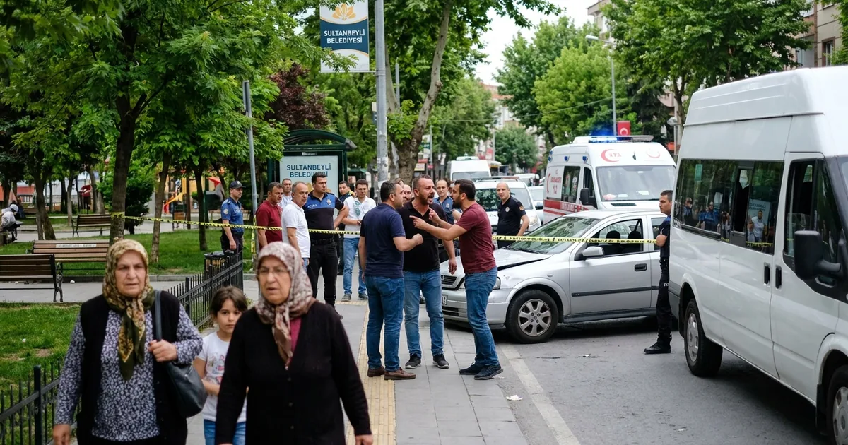 Sultanbeyli'de kaza sonrası sürücüler birbirine girdi - Son Bir Dakika