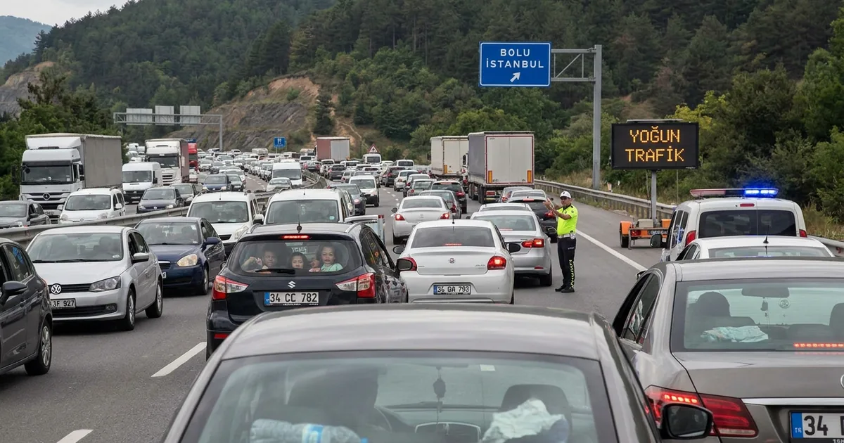 Bayram Tatili Bitiyor: İstanbul'a Dönüşte Bolu'da Yoğunluk
