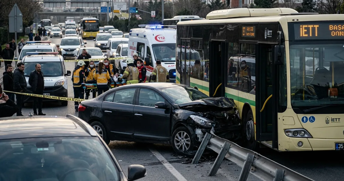 Başakşehir'de korkutan kaza: Otomobil bariyerlere çarptı